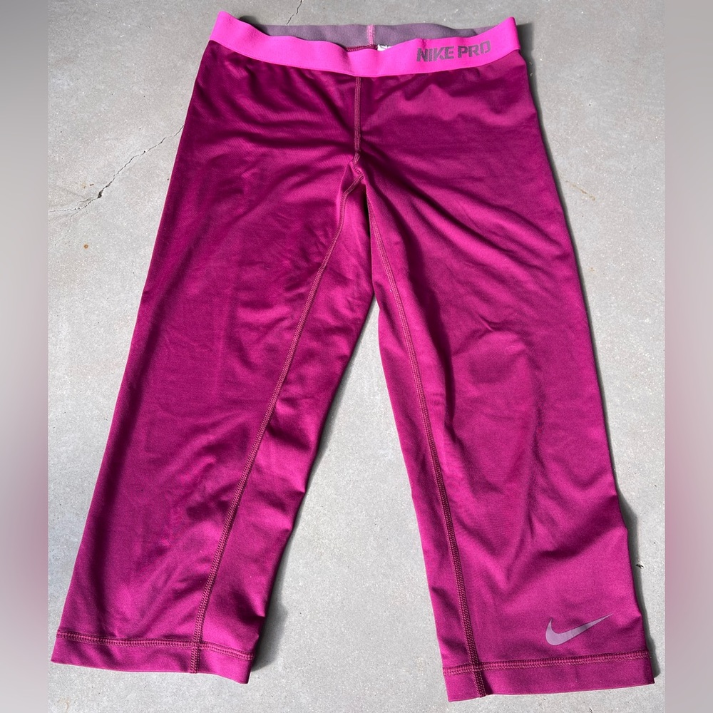 Nike Pro Capri Pants